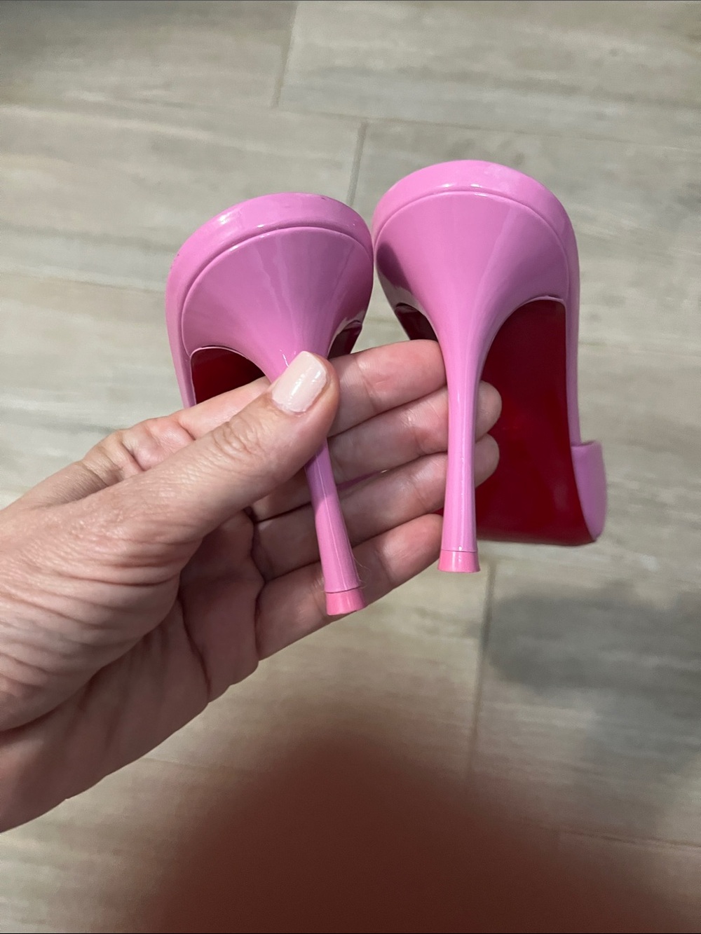 Christian Louboutin Pink Patent Open-Toe Mules Me Dolly - Picture 9 of 12